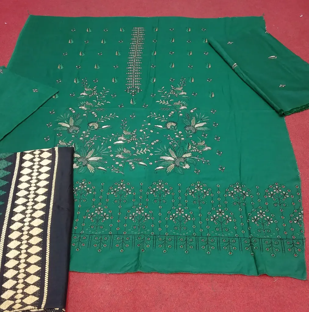 3 Piece Unstitched Heavy Embroidered Dhanak Wool Suit || مخملی دھاگے کی شال3