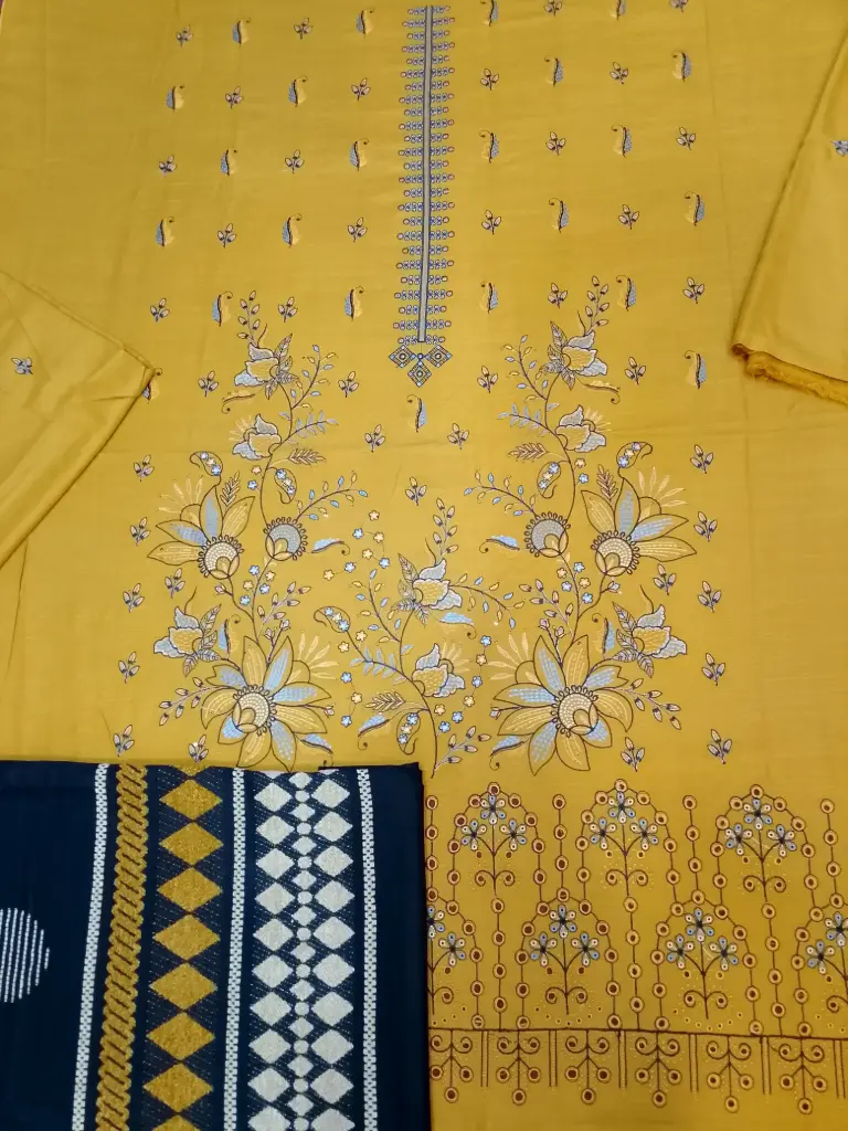 3 Piece Unstitched Heavy Embroidered Dhanak Wool Suit || مخملی دھاگے کی شال5